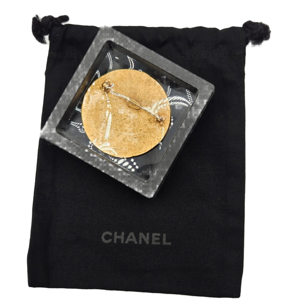 #15 Chanel 1994 Logo medallion Brooch - Picture 4 of 12